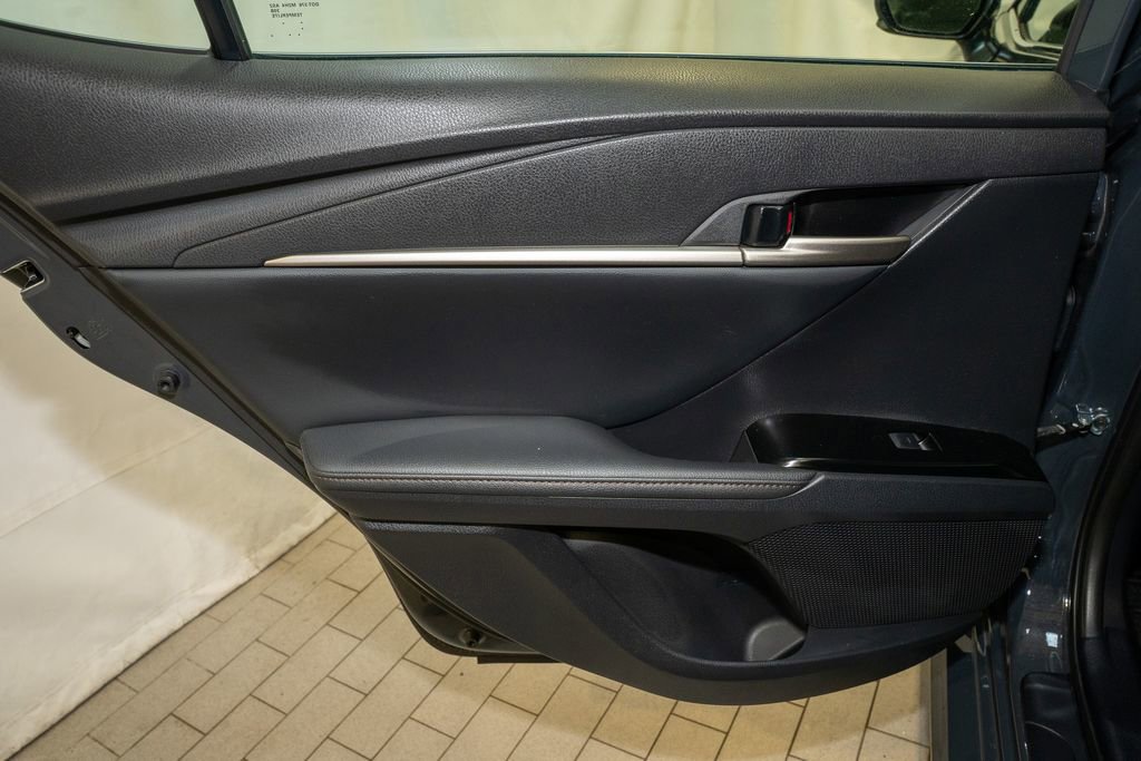 Used 2025 Toyota Camry XLE image 10