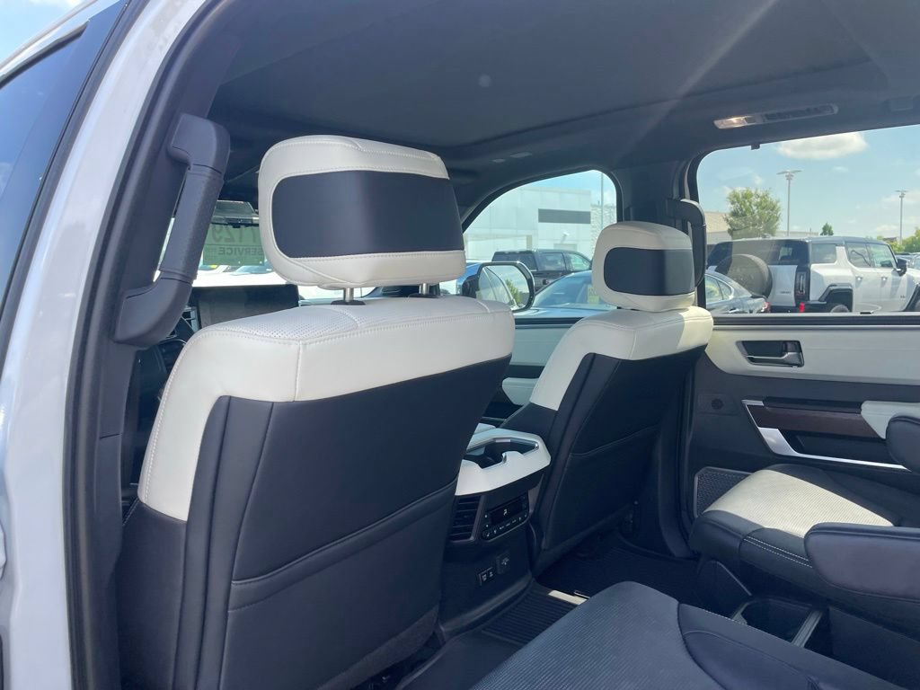 Used 2024 Toyota Sequoia Capstone AWD/4WD image 22