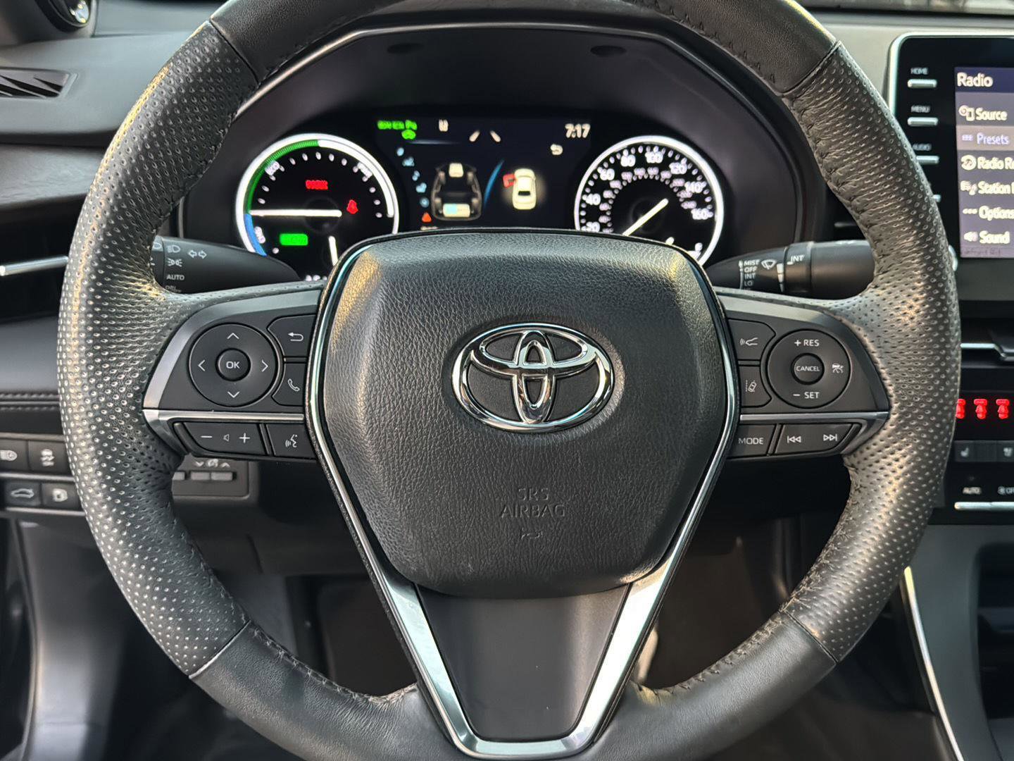 Certified 2022 Toyota Avalon Limited w/ Advanced Safety Package image 17