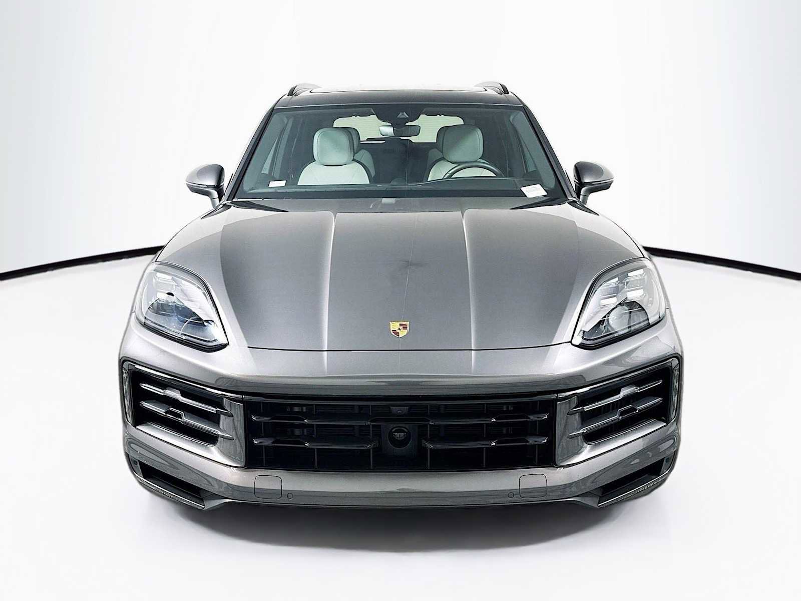 Certified 2025 Porsche Cayenne image 6