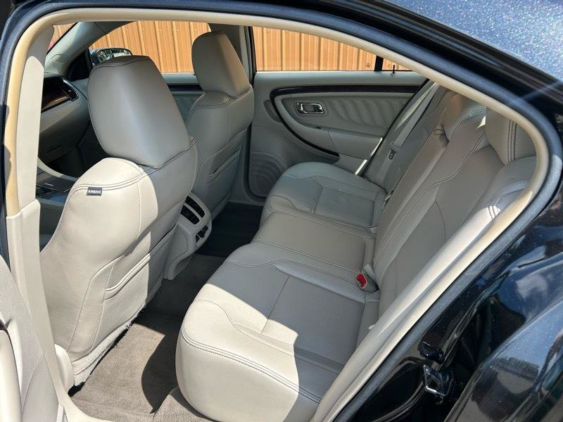 Used 2010 Ford Taurus Limited FWD image 14