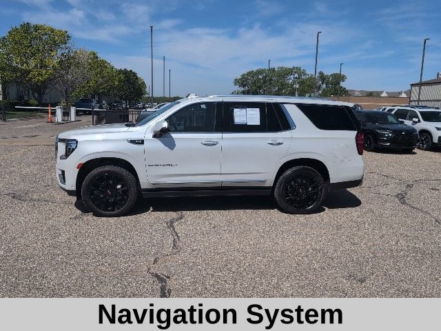 Used 2023 GMC Yukon Denali w/ Denali Reserve Package AWD/4WD image 3