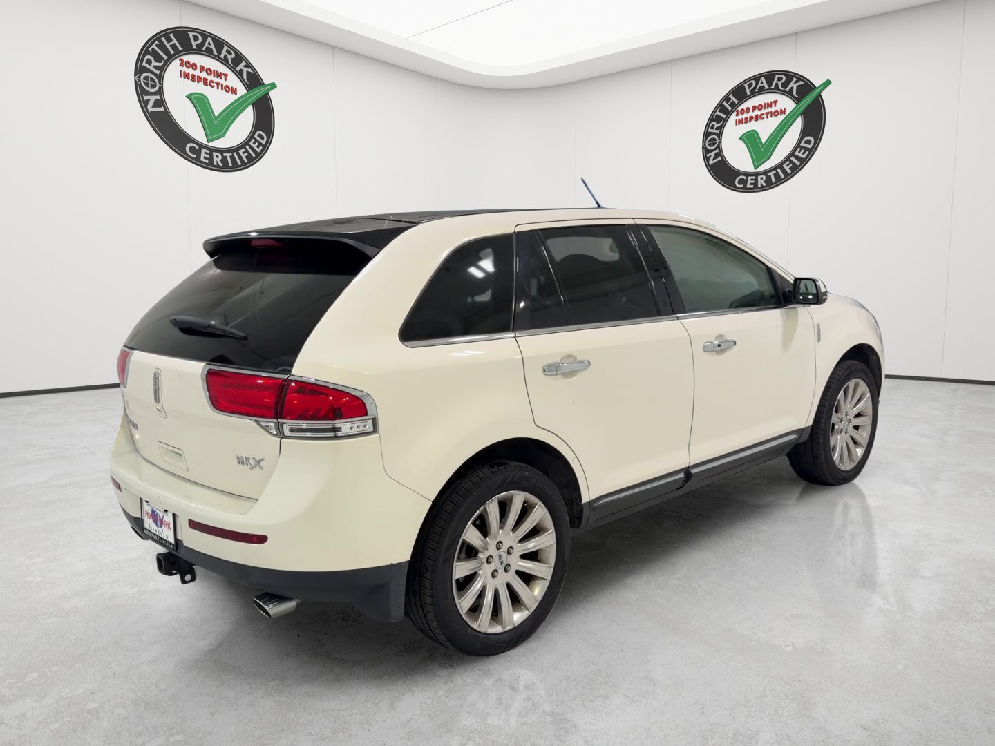 Used 2012 Lincoln MKX FWD image 5