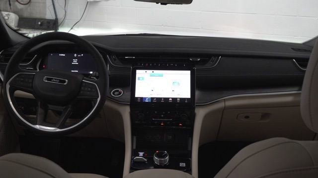 New 2025 Jeep Grand Cherokee L Limited w/ Luxury Tech Group II image 23
