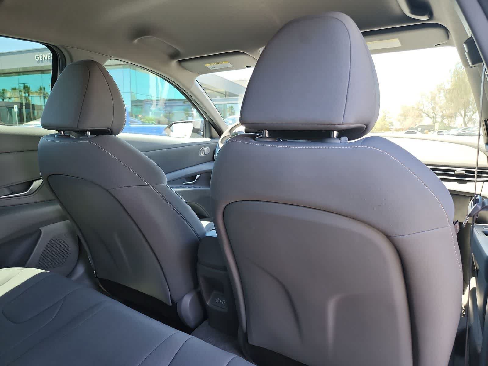 Used 2024 Hyundai Elantra SEL FWD image 16