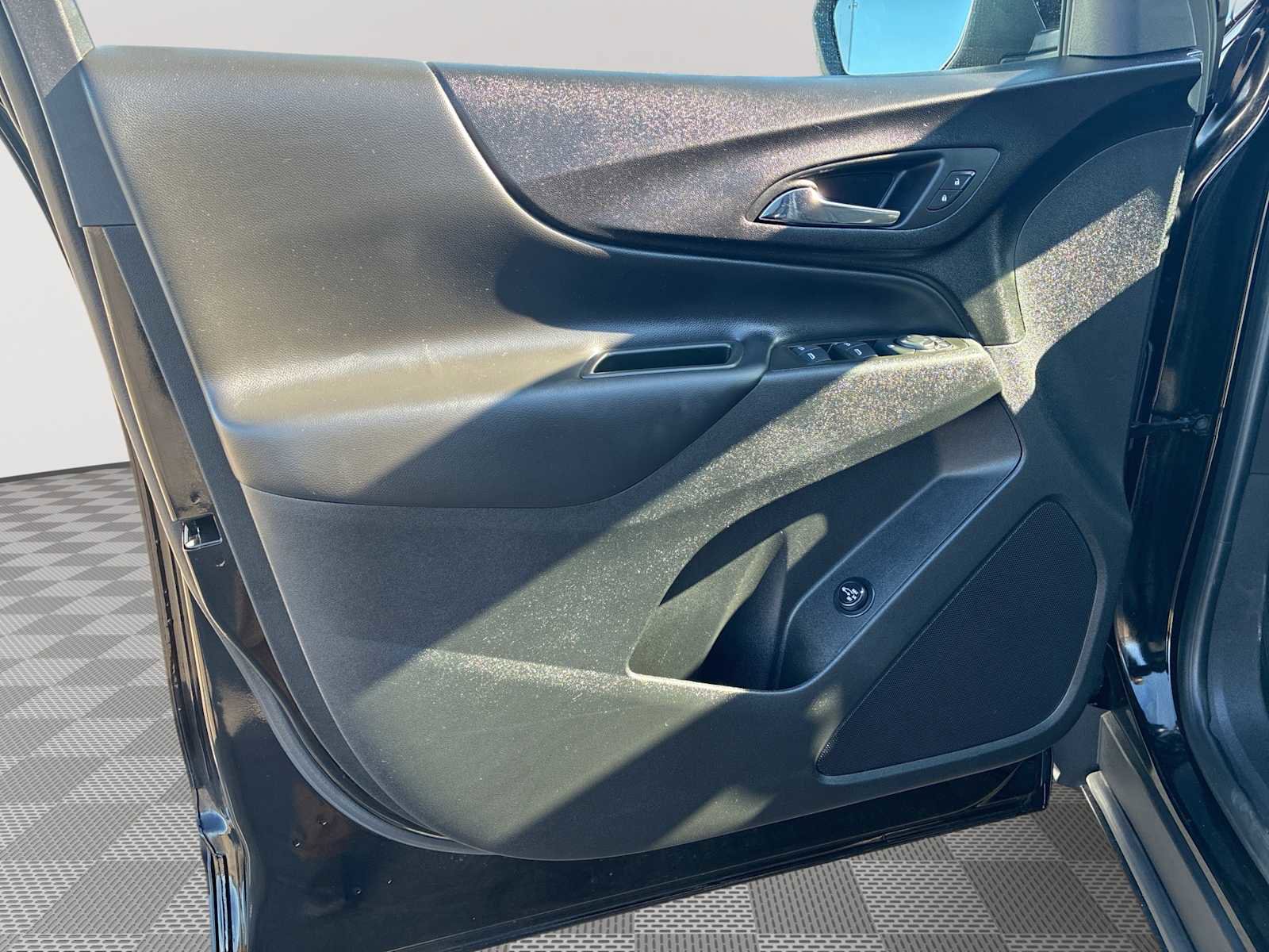 Used 2024 Chevrolet Equinox LT image 21