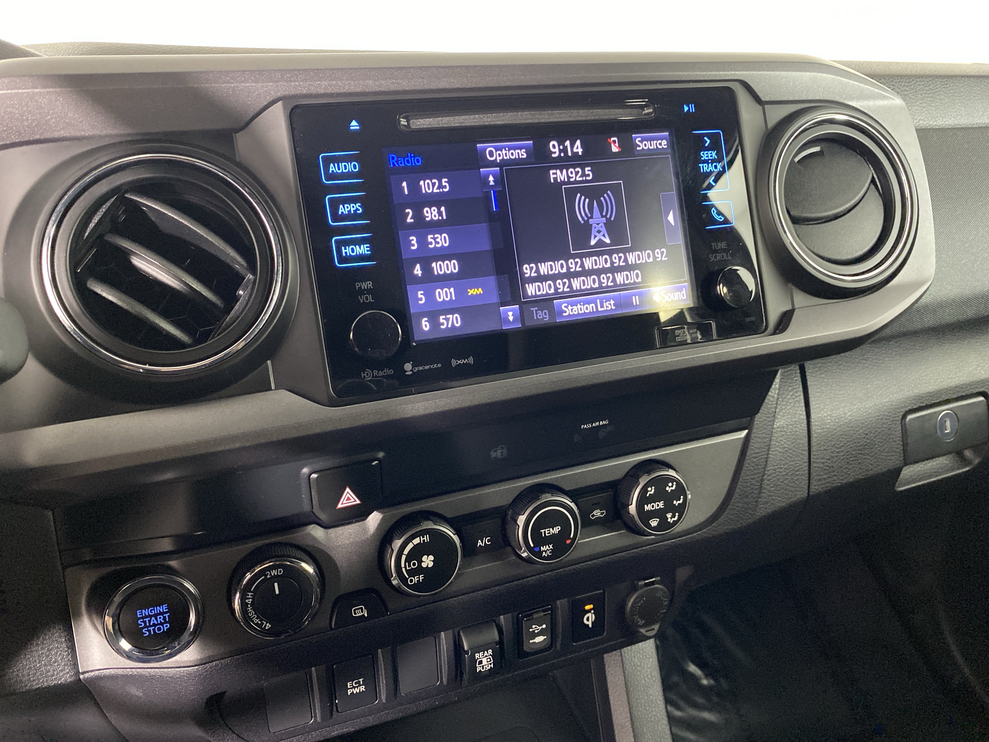 Used 2019 Toyota Tacoma TRD Off-Road AWD/4WD image 32