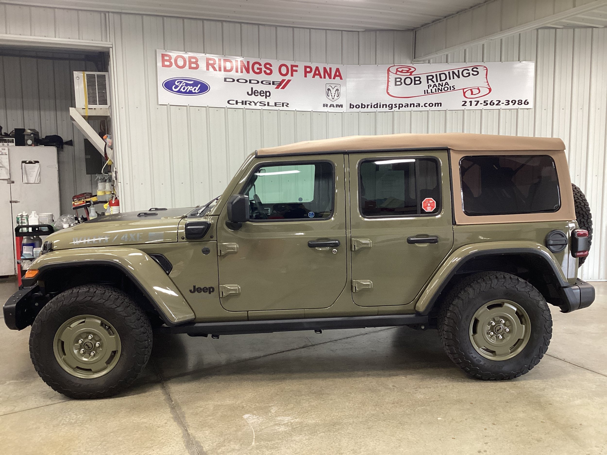 Used 2025 Jeep Wrangler Unlimited Sport S 4xe AWD/4WD image 2