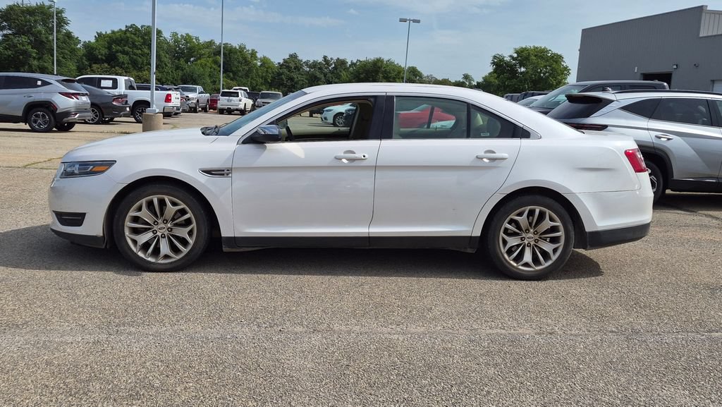 Used 2017 Ford Taurus Limited FWD image 5