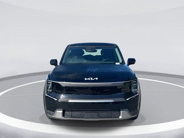 Used 2024 Kia EV9 Light Long Range RWD image 2