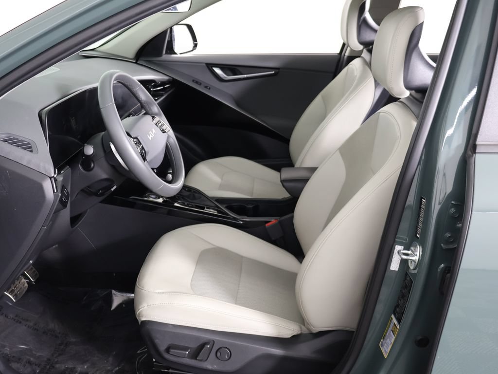 Used 2023 Kia Niro EX Touring FWD image 30