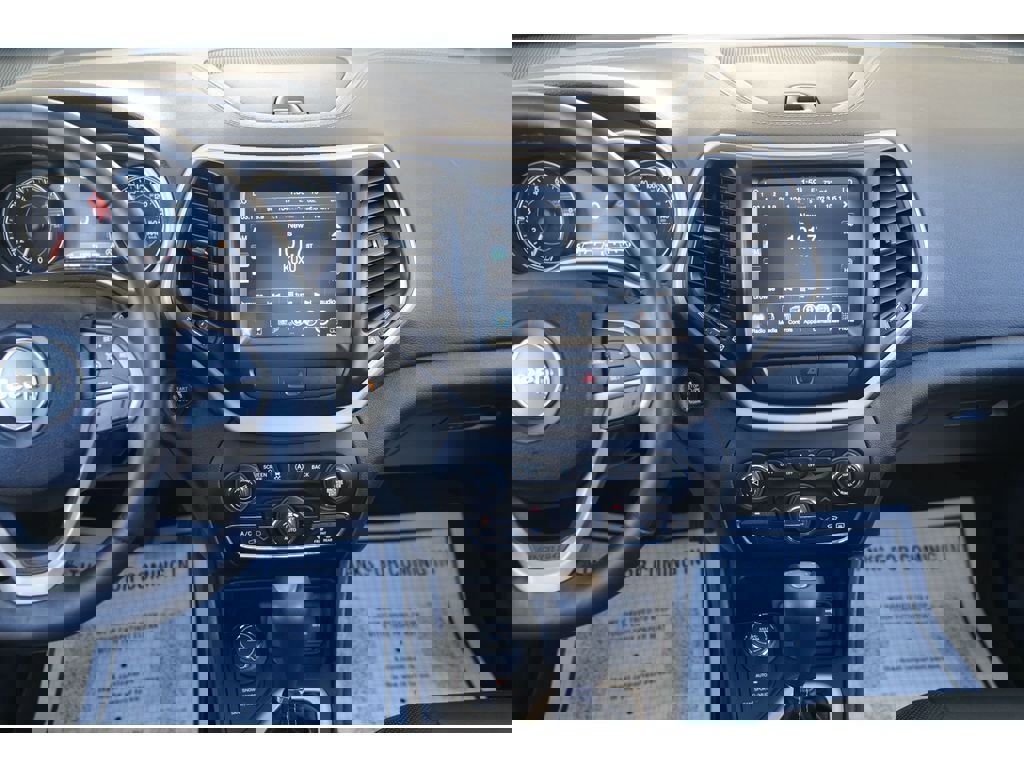 Used 2016 Jeep Cherokee Limited w/ Luxury Group image 16