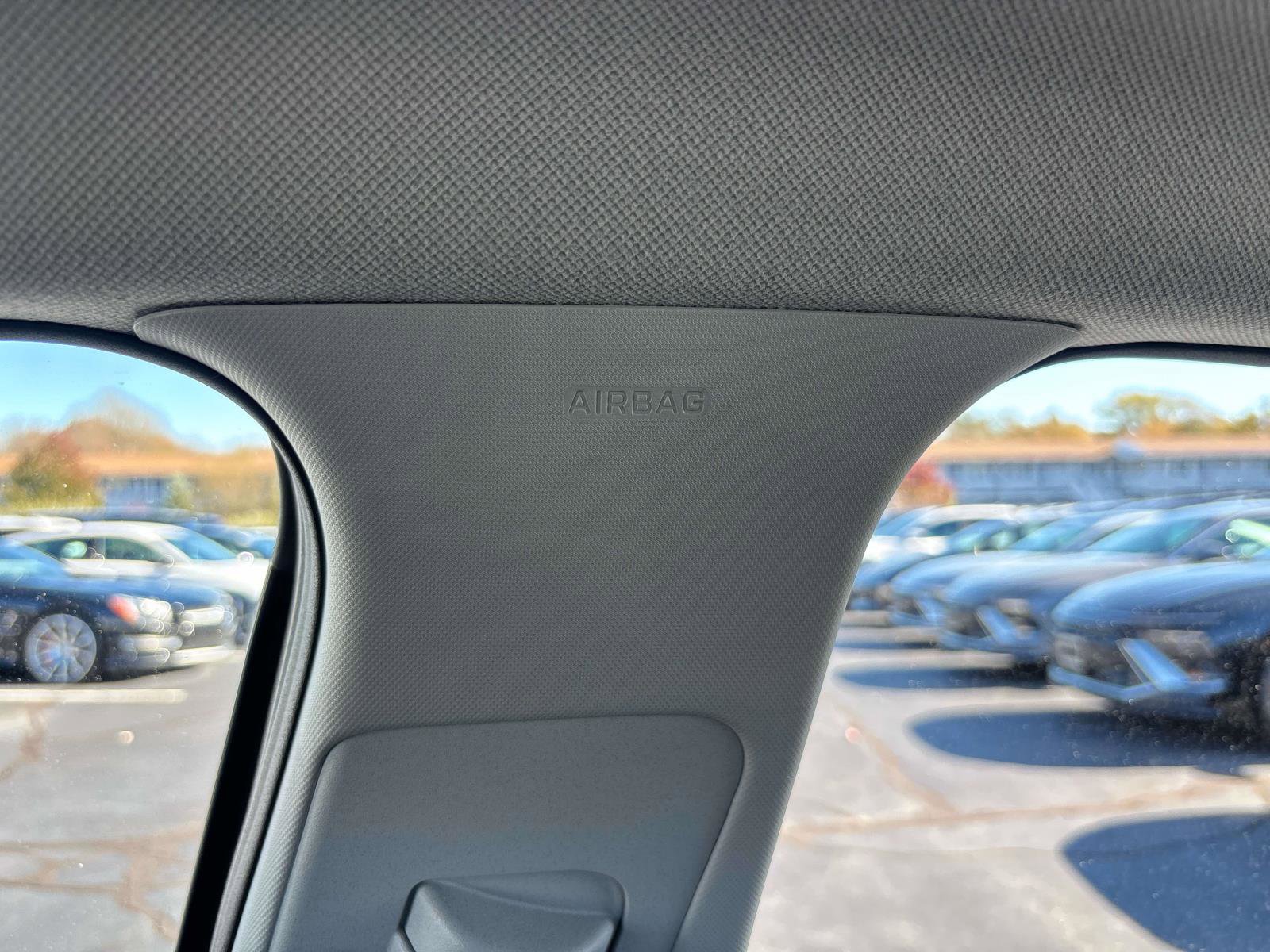 Used 2021 Hyundai Elantra Limited FWD image 32