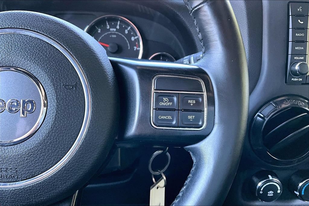 Used 2017 Jeep Wrangler Unlimited Sahara AWD/4WD image 12