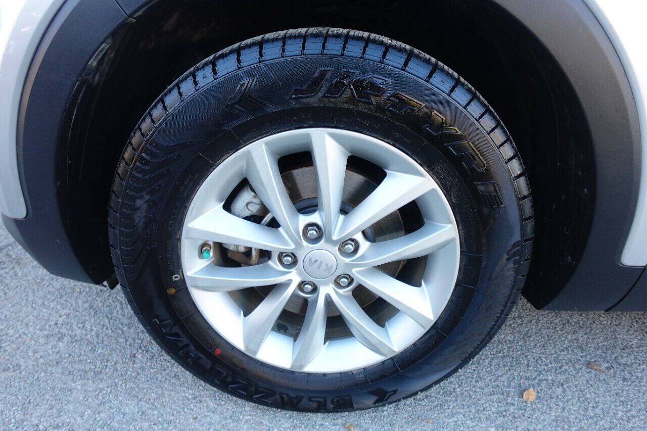 Used 2016 Kia Sorento L FWD image 33