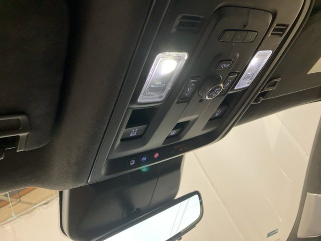 Used 2023 Cadillac Escalade Premium Luxury Platinum image 19