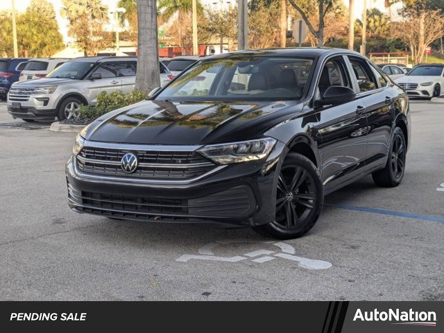 Used 2024 Volkswagen Jetta SE w/ Panoramic Sunroof Package image 1