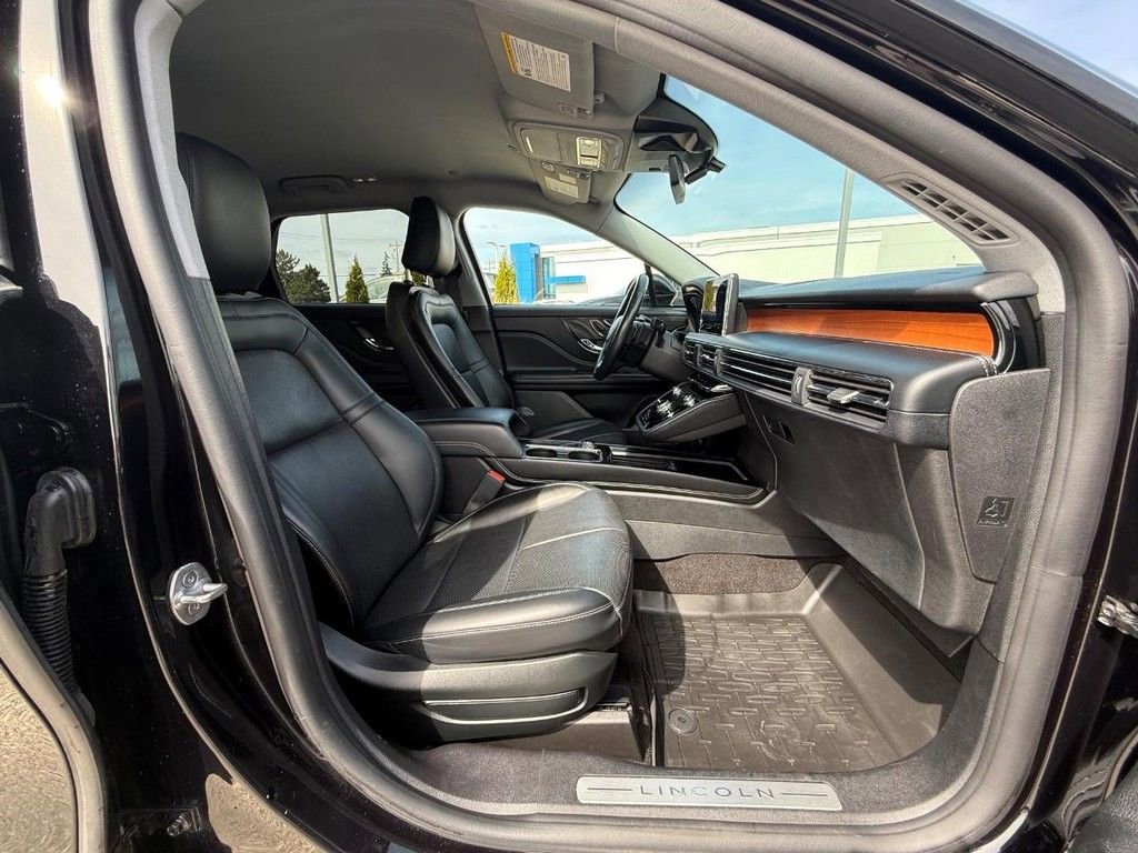 Used 2022 Lincoln Corsair Reserve image 12