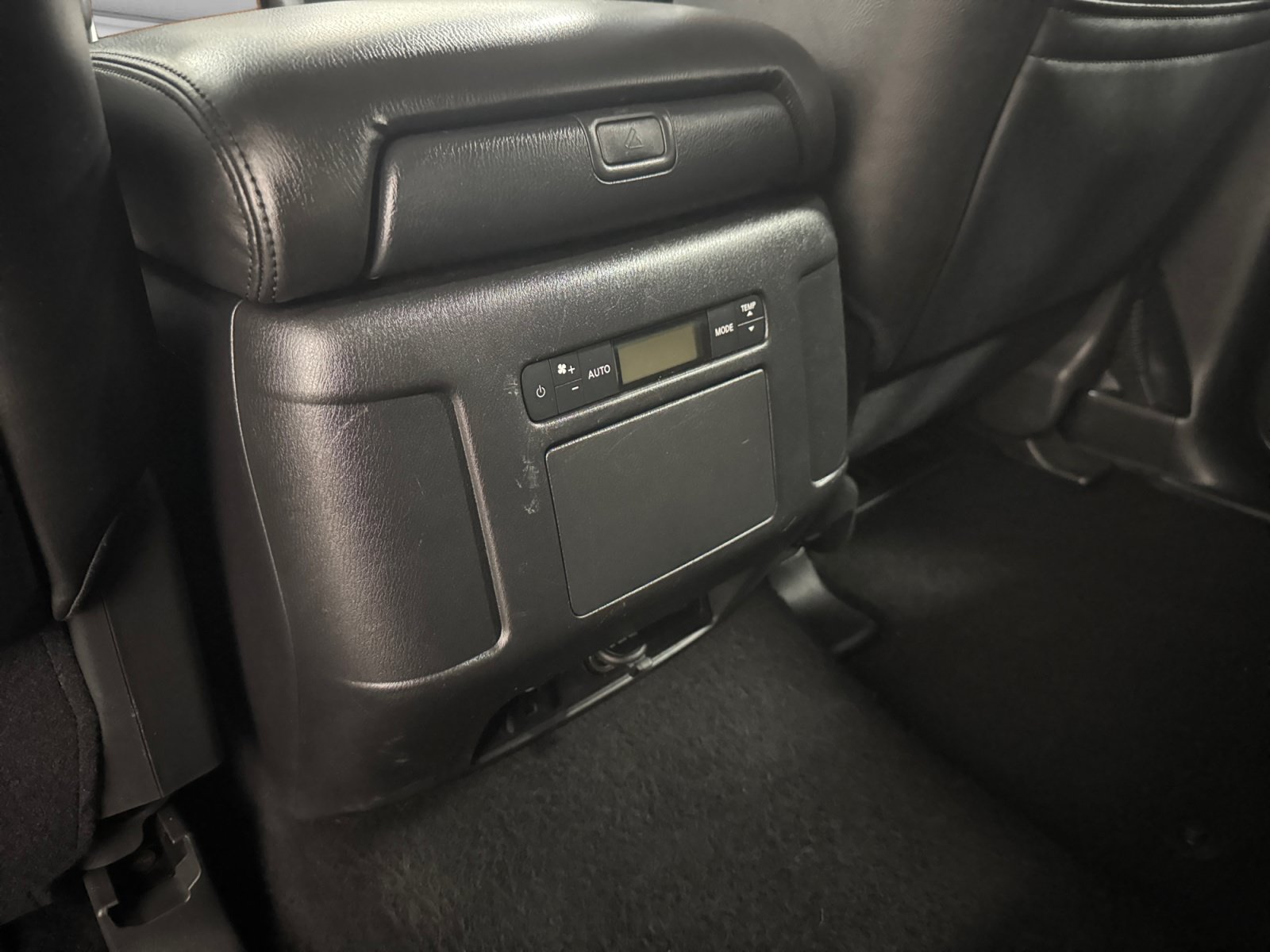 Used 2022 Nissan Armada SL w/ Captain's Chairs Package RWD image 14