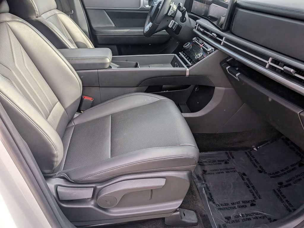 Used 2025 Hyundai Santa Fe SEL image 32