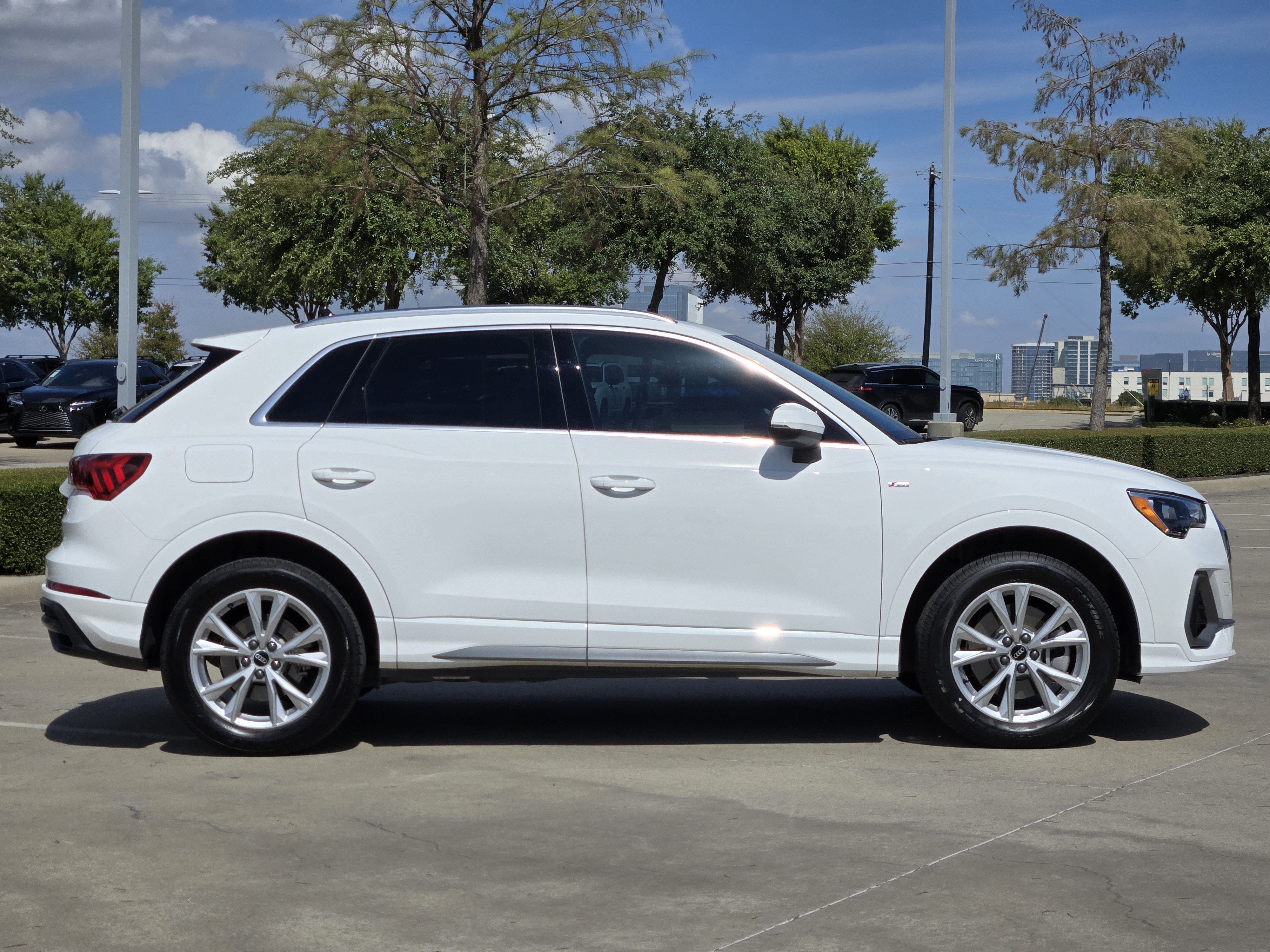 Used 2022 Audi Q3 2.0T Premium AWD/4WD image 6