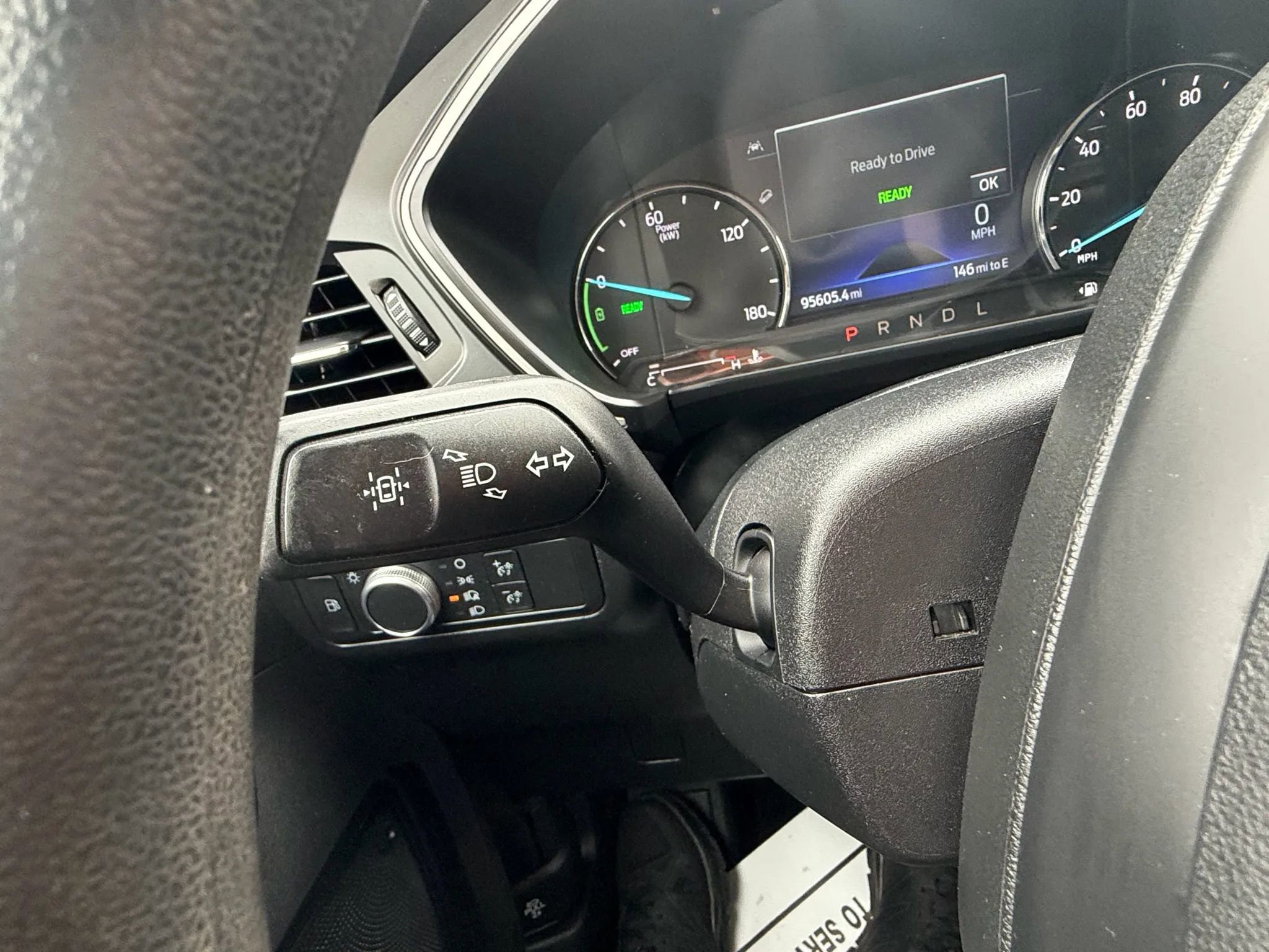 Used 2021 Ford Escape SE image 23