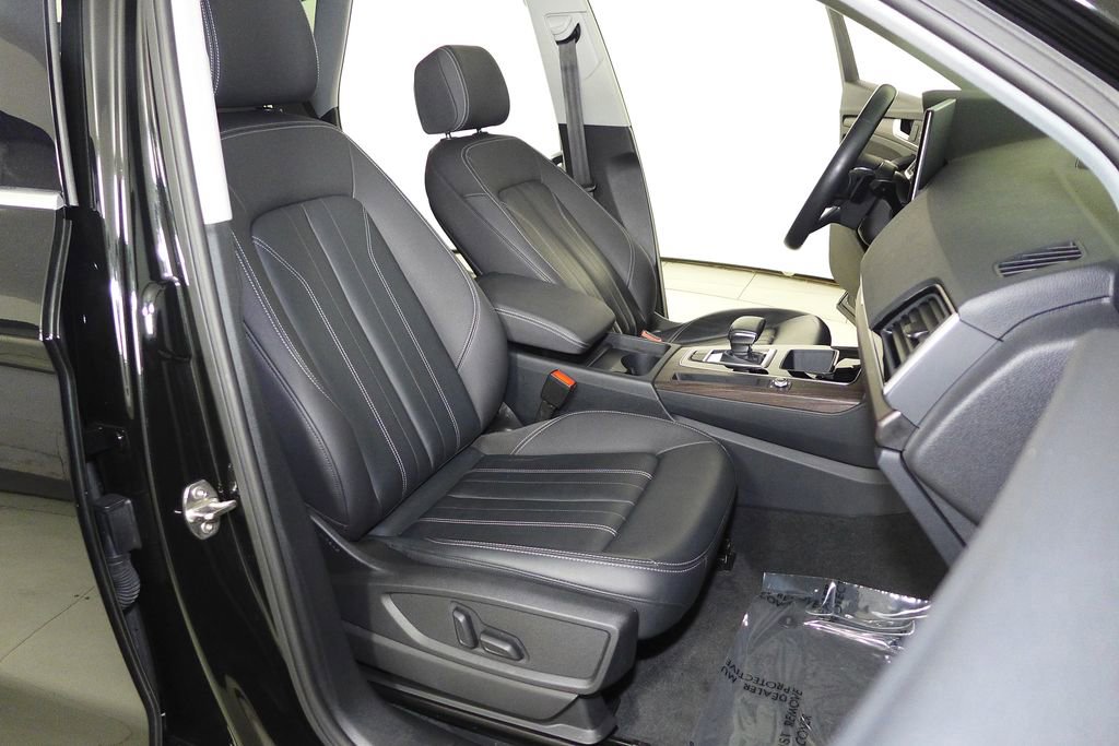 Used 2023 Audi Q5 2.0T Premium w/ Convenience Package image 19