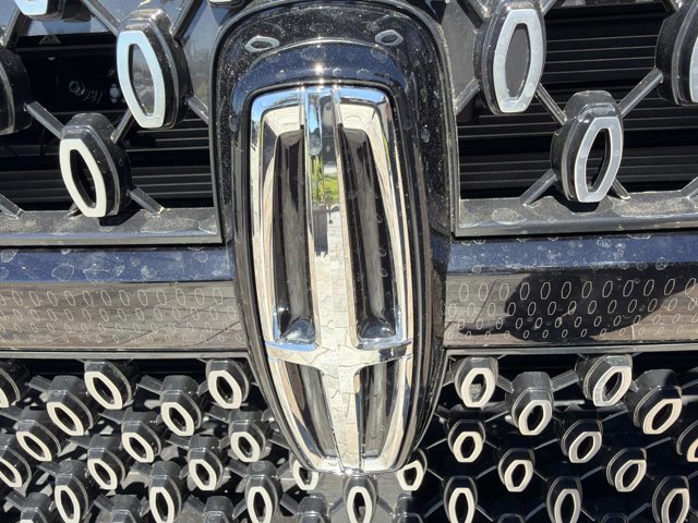 New 2026 Lincoln Navigator L Premier image 7