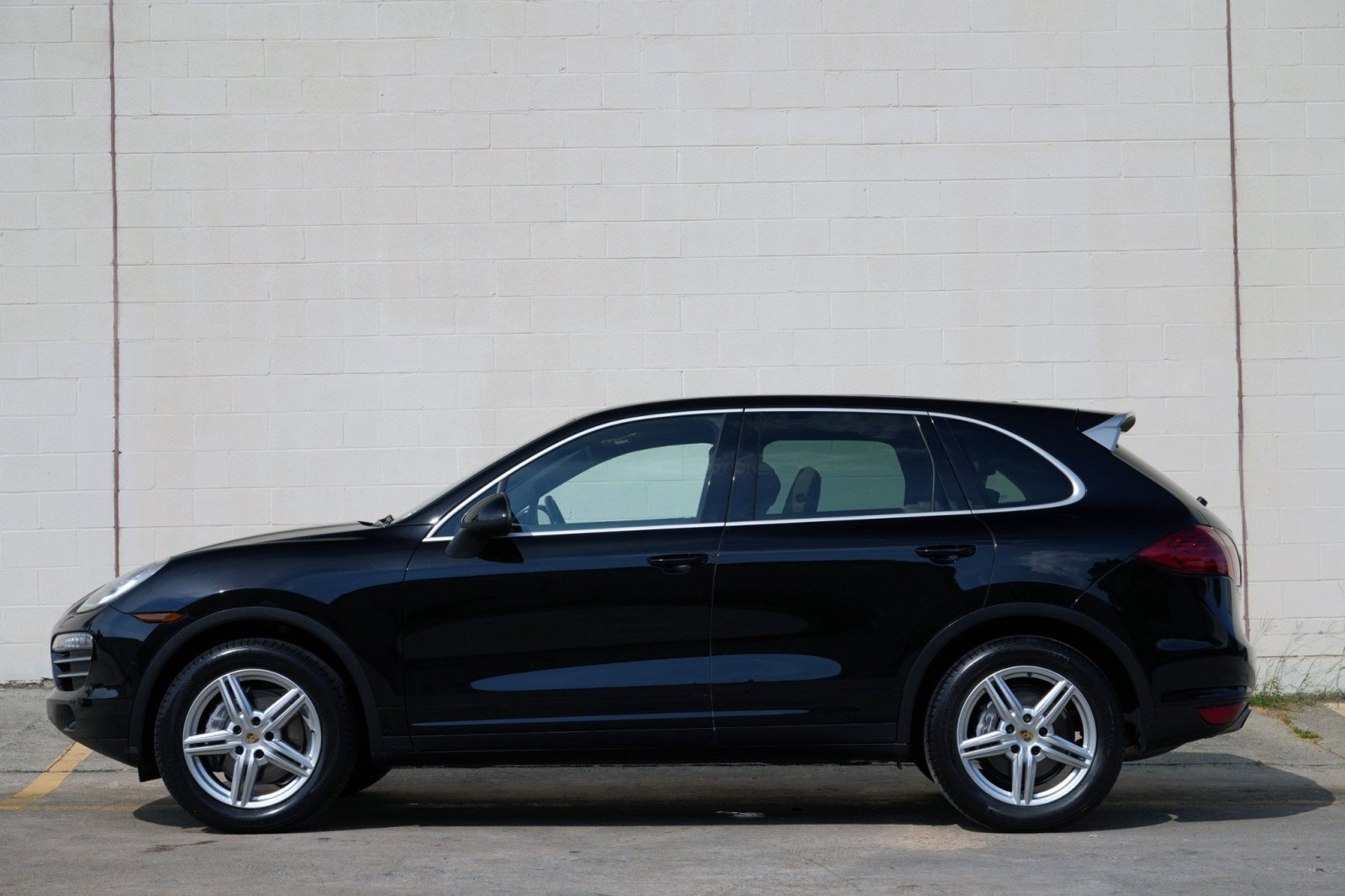 Used 2014 Porsche Cayenne Platinum Edition AWD/4WD image 7