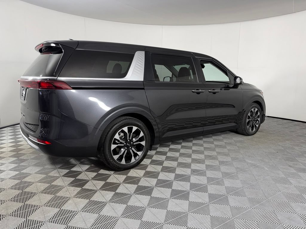 Used 2024 Kia Carnival EX FWD image 8