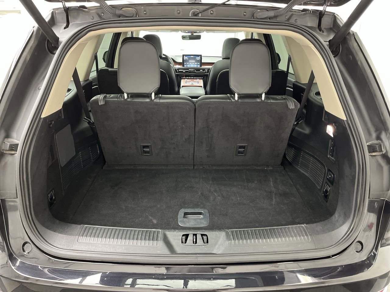 Used 2024 Lincoln Aviator Reserve AWD/4WD image 33