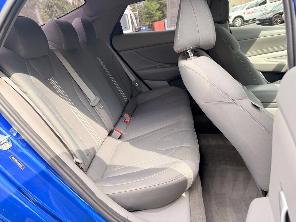 Used 2022 Hyundai Elantra SEL w/ Convenience Package FWD image 16