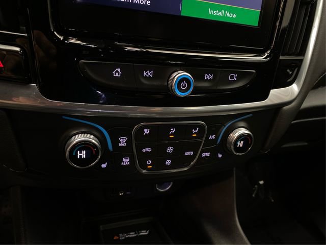 Used 2023 Chevrolet Traverse LT image 30