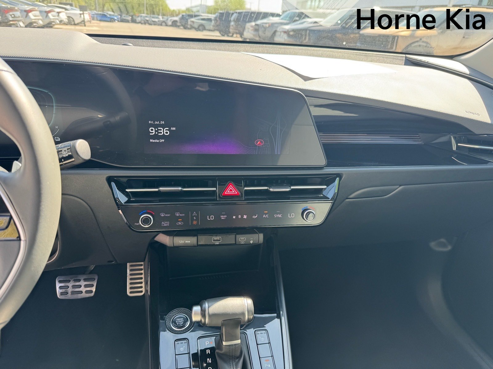 Certified 2024 Kia Niro EX Touring FWD image 20