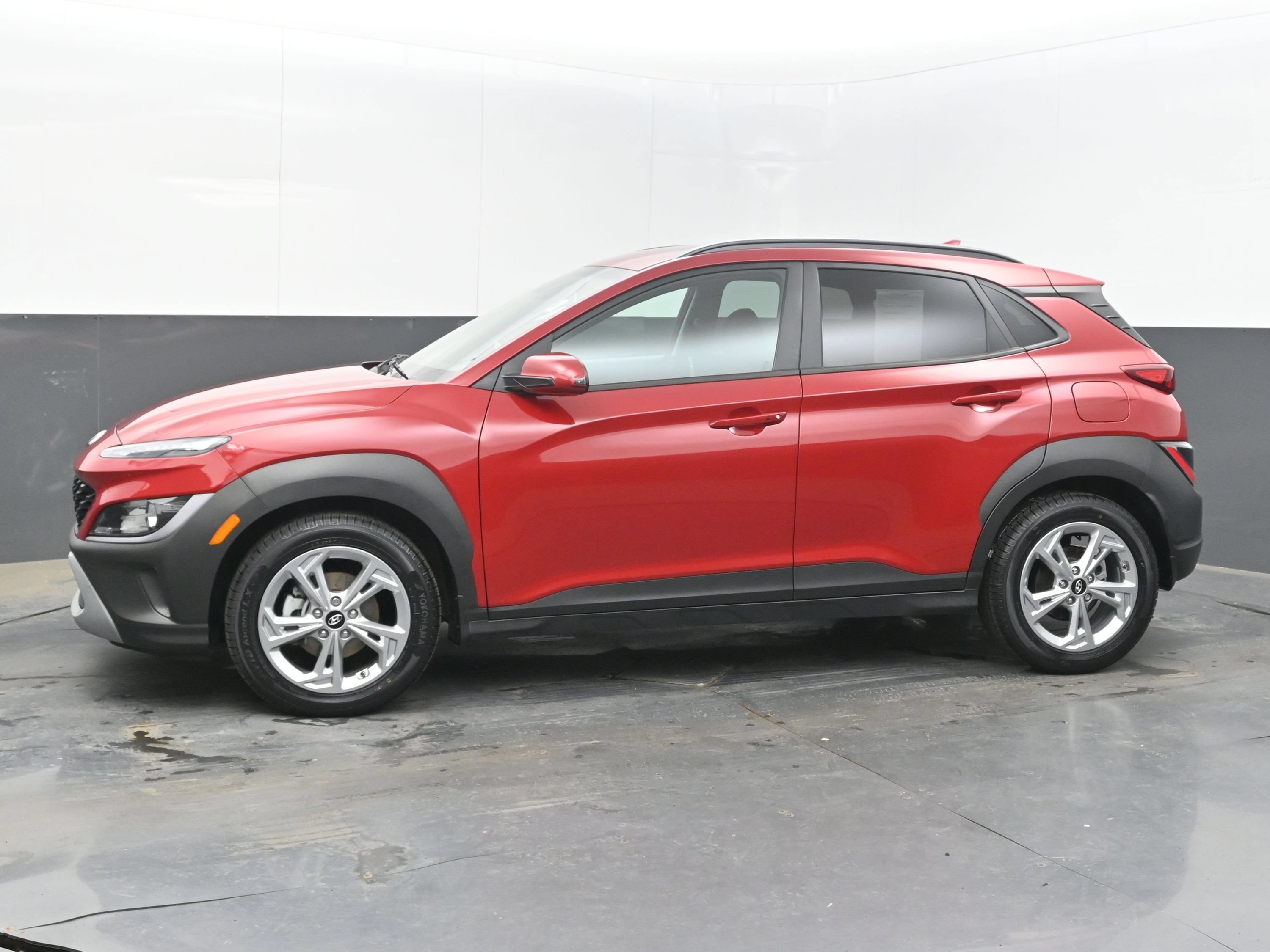 Used 2022 Hyundai Kona SEL w/ Cargo Package FWD image 5