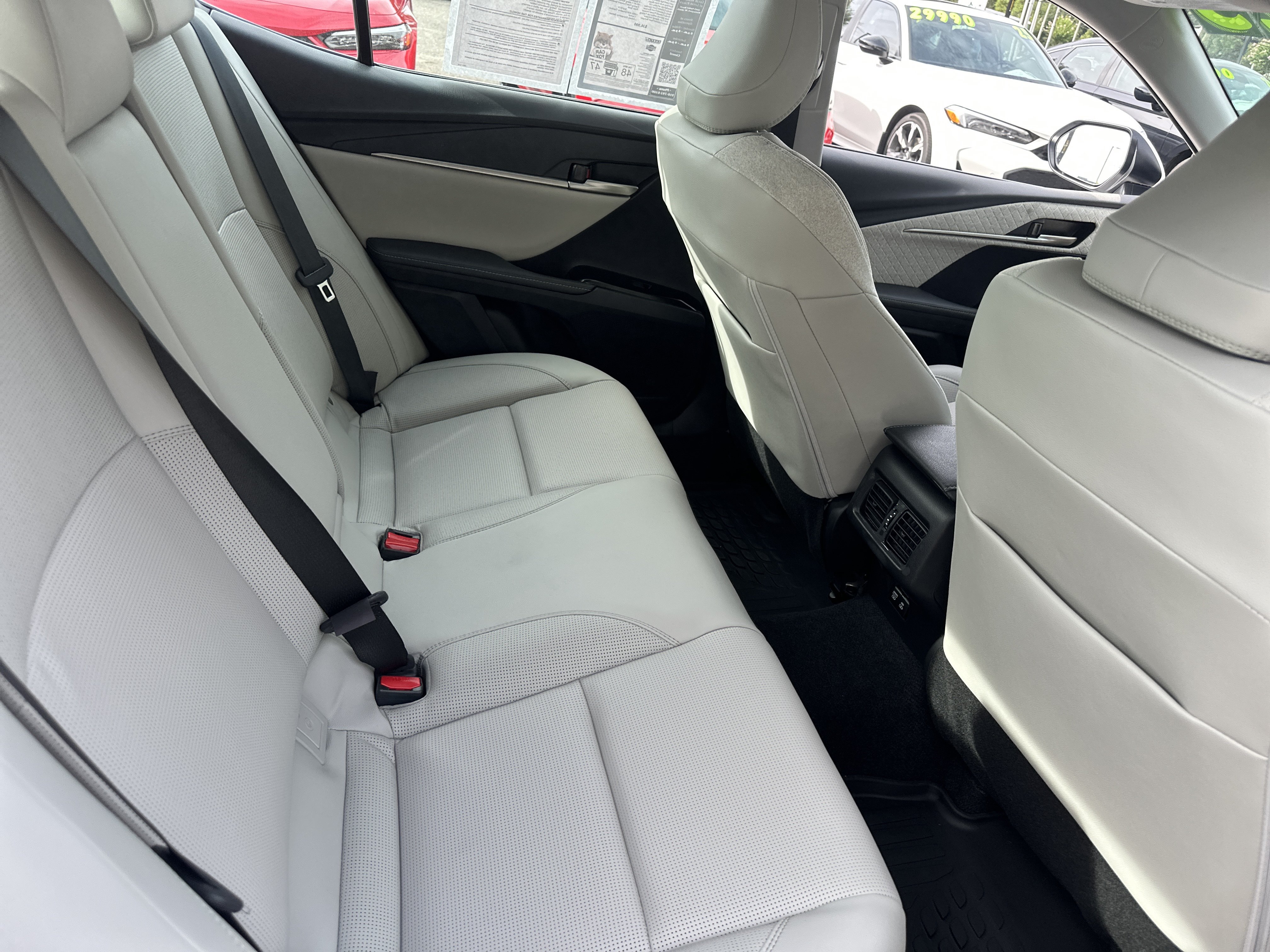 Used 2025 Toyota Camry XLE w/ Premium Plus Package FWD image 14