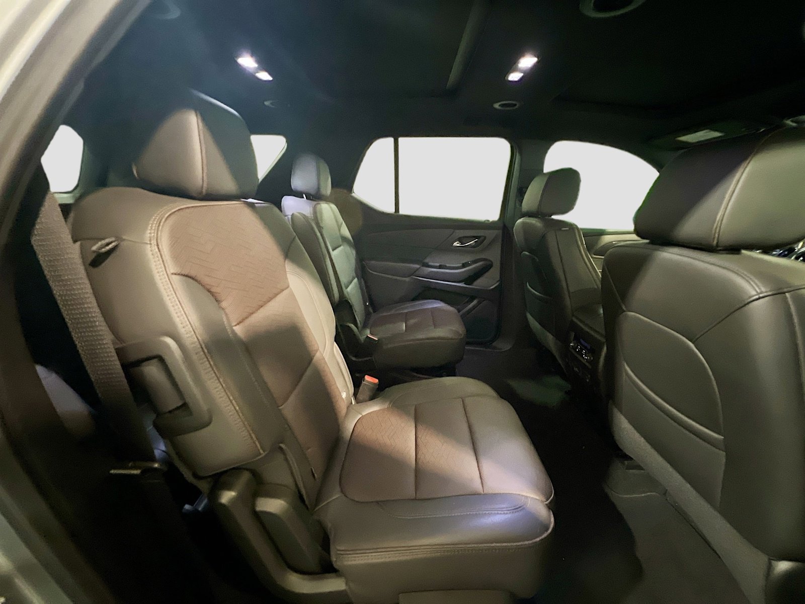 Used 2023 Chevrolet Traverse High Country image 21