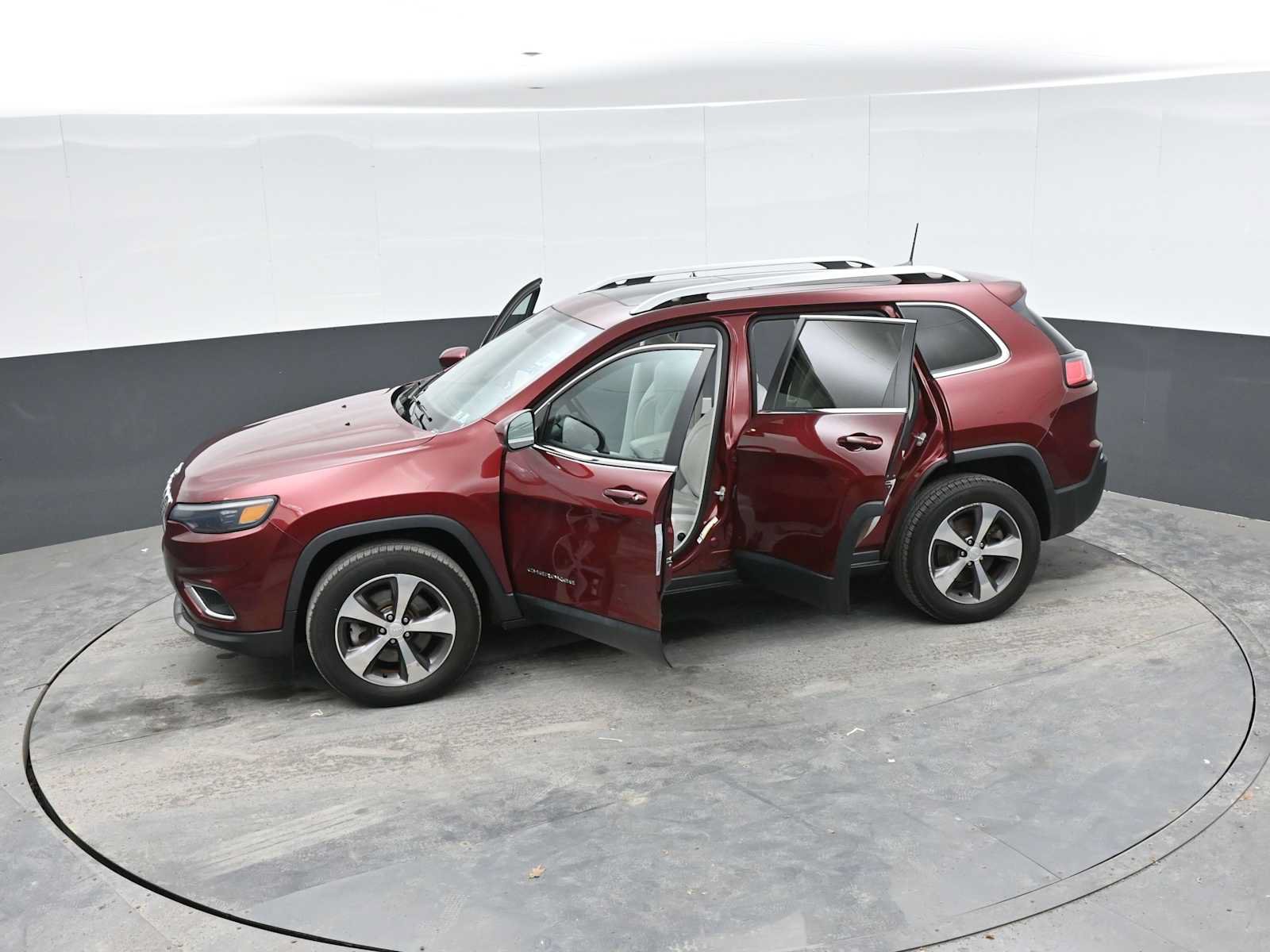 Used 2019 Jeep Cherokee Limited AWD/4WD image 36
