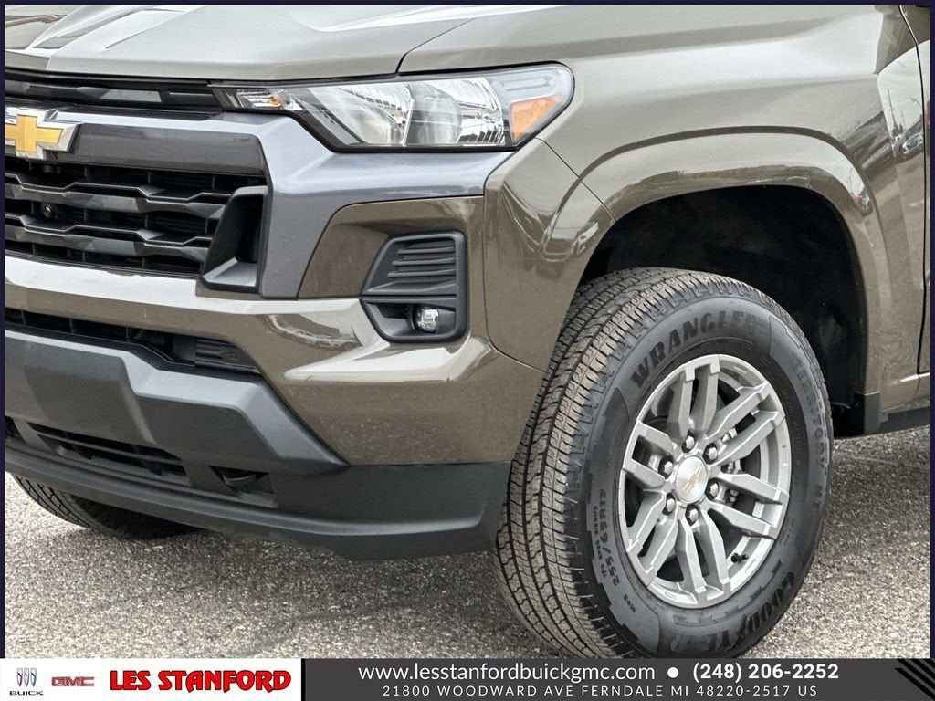 Used 2023 Chevrolet Colorado LT w/ LT Convenience Package II AWD/4WD image 9