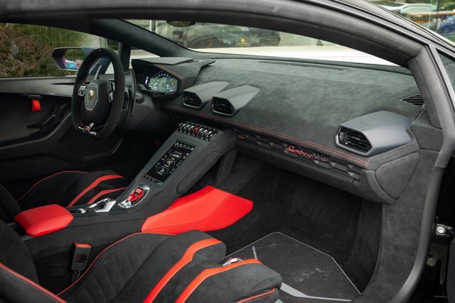 Used 2022 Lamborghini Huracan STO image 36