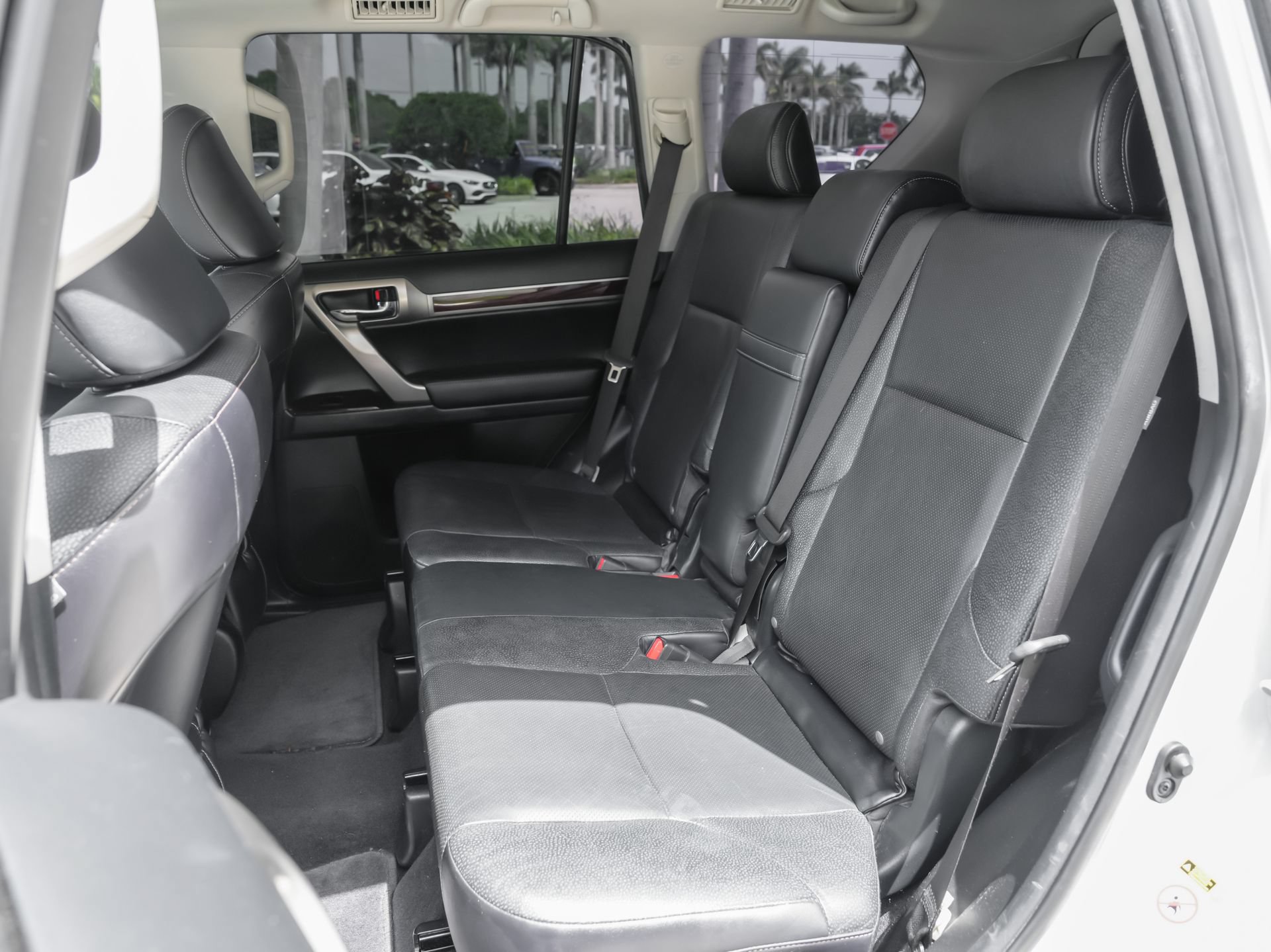 Used 2014 Lexus GX 460 w/ Premium Package AWD/4WD image 19