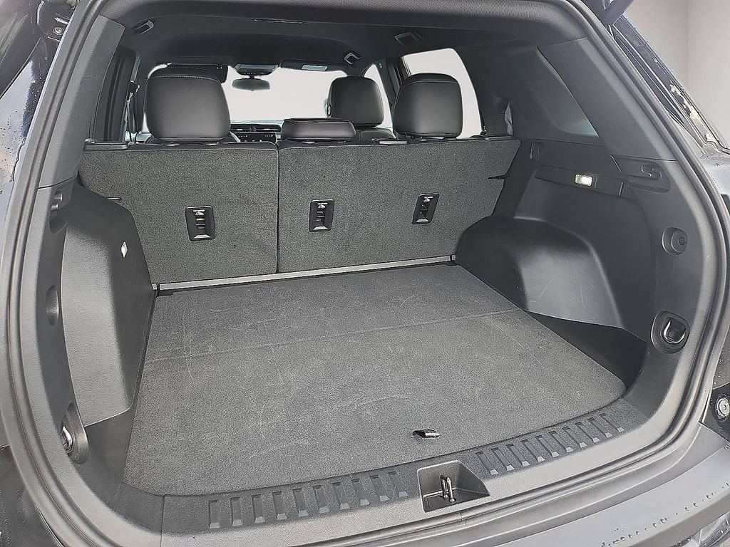 Used 2026 GMC Terrain Elevation w/ Elevation Premium Package FWD image 7