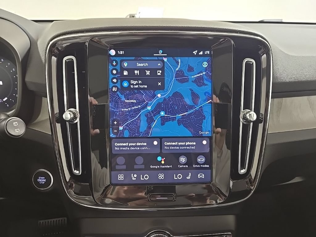 New 2026 Volvo XC40 B5 Ultra w/ Climate Package AWD/4WD image 18