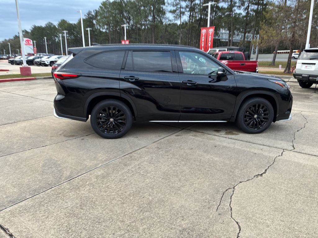New 2026 Toyota Highlander XSE image 8