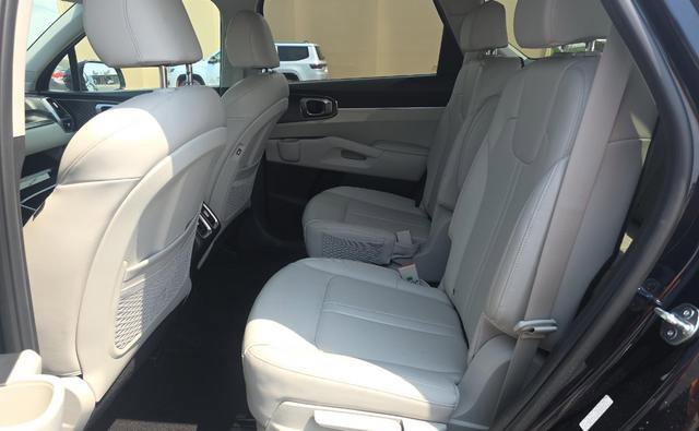 Used 2024 Kia Sorento EX image 9