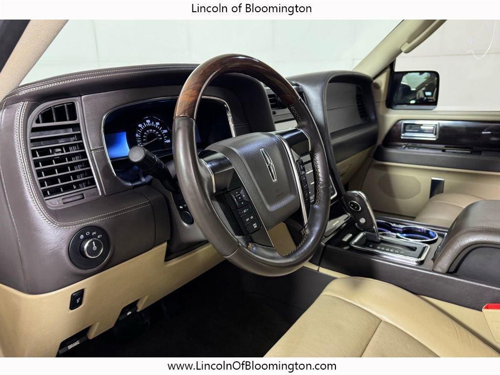 Used 2016 Lincoln Navigator L Reserve AWD/4WD image 38