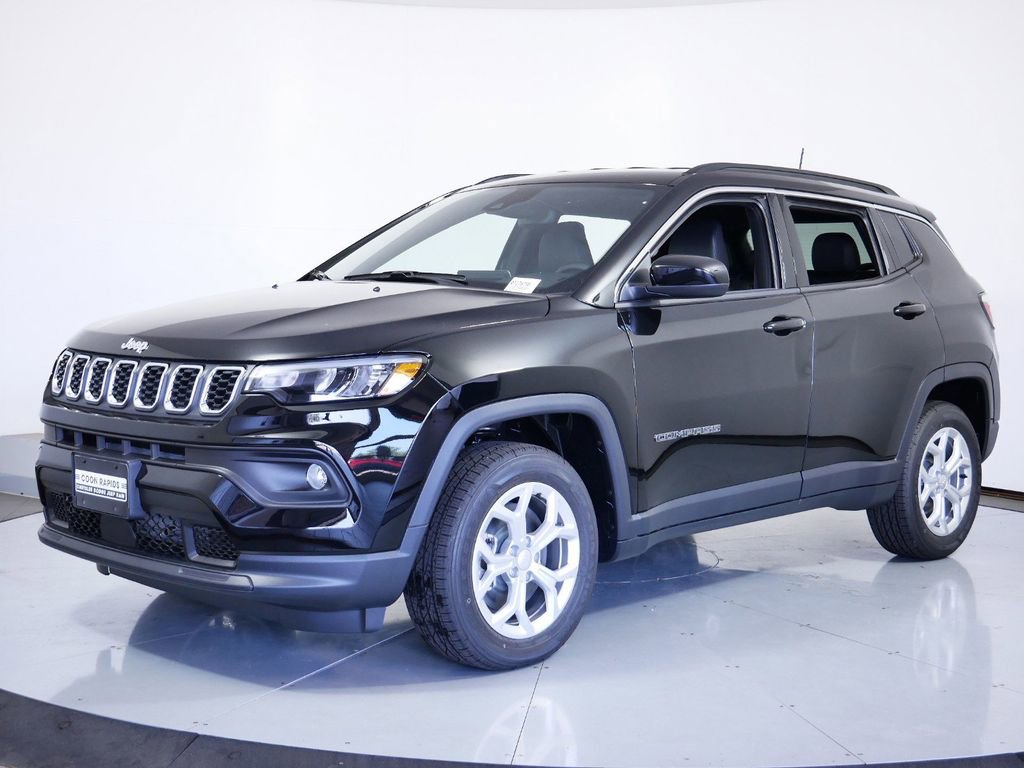 Used 2024 Jeep Compass Latitude image 1