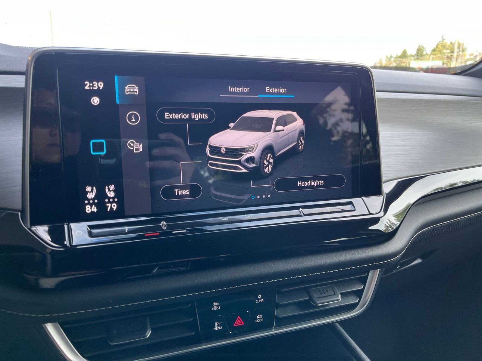 Used 2025 Volkswagen Atlas Cross Sport SE image 21