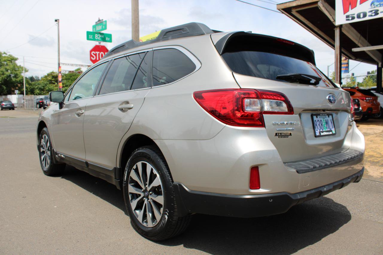 Used 2017 Subaru Outback 2.5i Limited AWD/4WD image 4