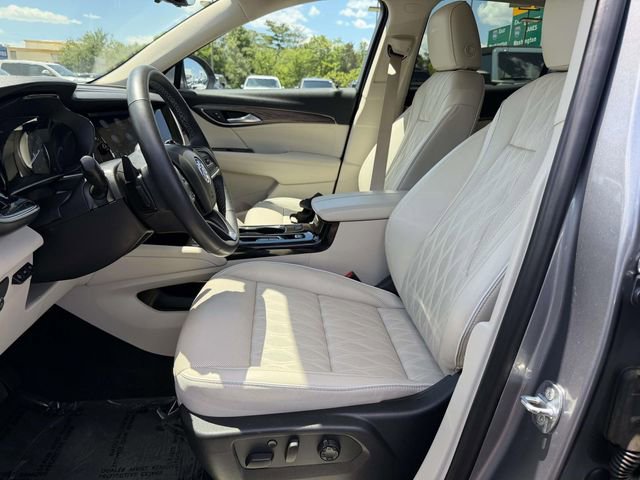 Used 2021 Buick Envision Avenir w/ Technology Package II AWD/4WD image 12